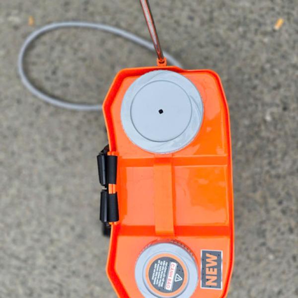 Bình xịt điện 20l 1 bơm có đảo thuốc.model BGA20A9GC