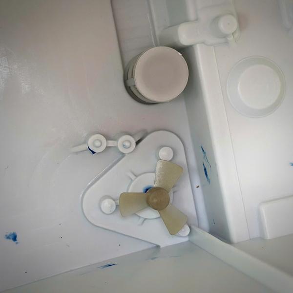 Bình xịt điện 20l 2 bom có đảo thuốc model BGA20C2S